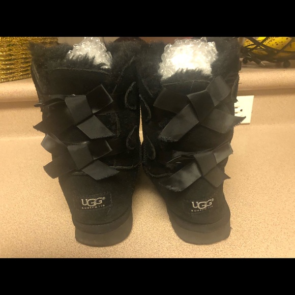 PreOwned UGG Boots Shoes Women’s 6 - Picture 4 of 5